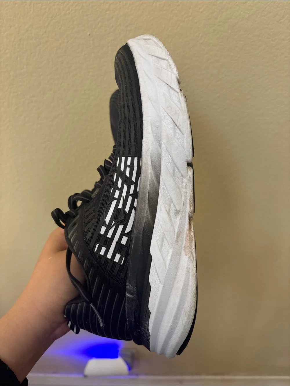 Men’s HOKA ONE Bondi 6 Shows Size 8